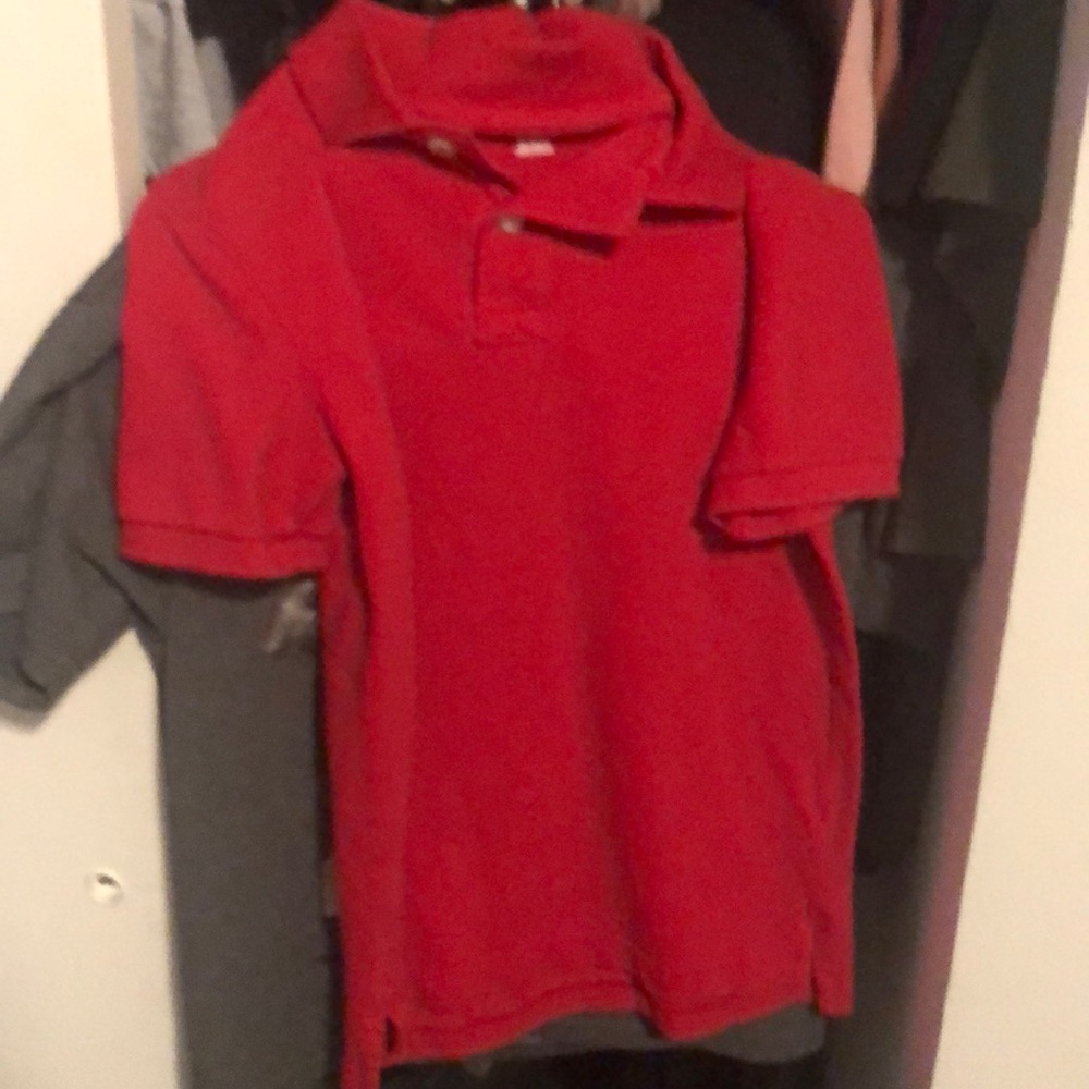 Shirtsleeve red button down top